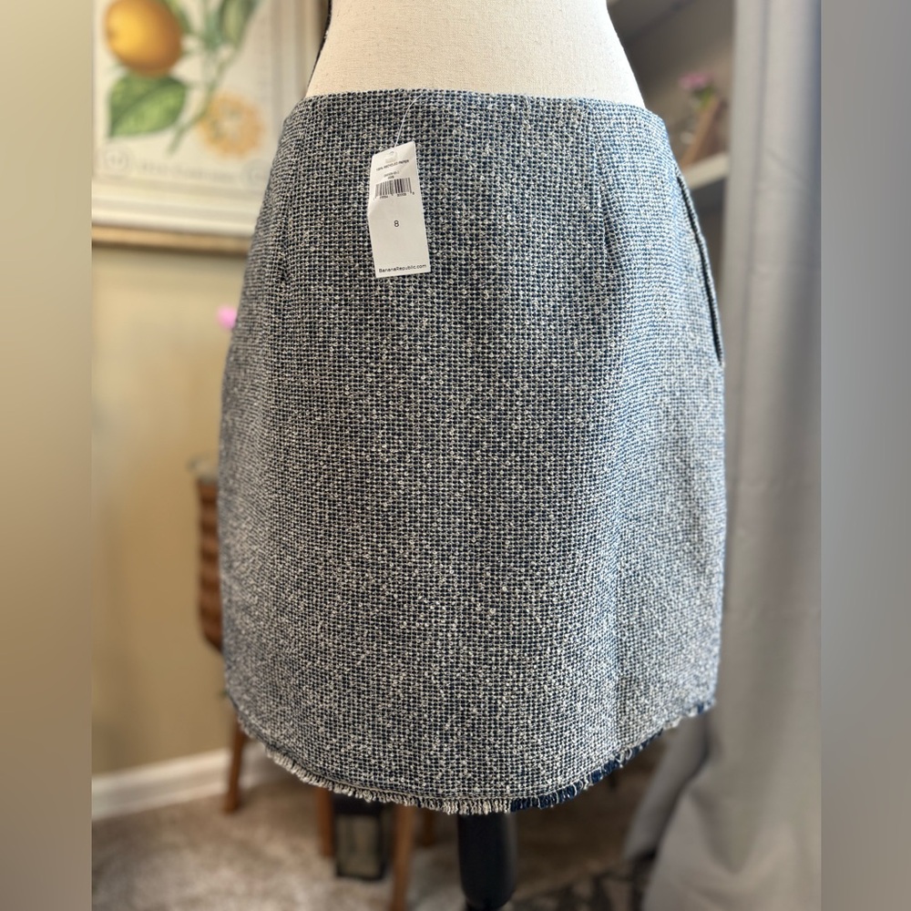 NWT Banana Republic Navy Blue and White Tweed Mini Skirt - Picture 2 of 8